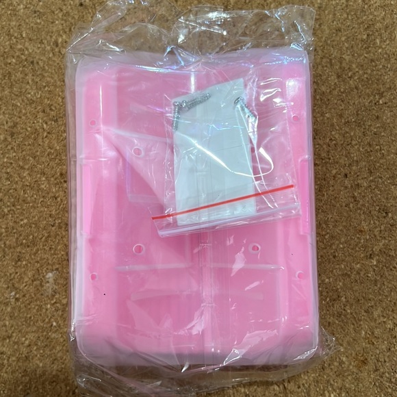 Wall Corner Cat Massage Brush - Picture 2 of 3